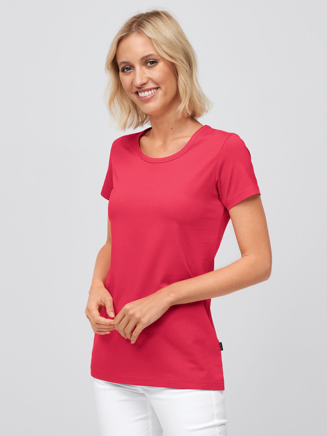 DAm T-shirt CORIA med längre ryggparti