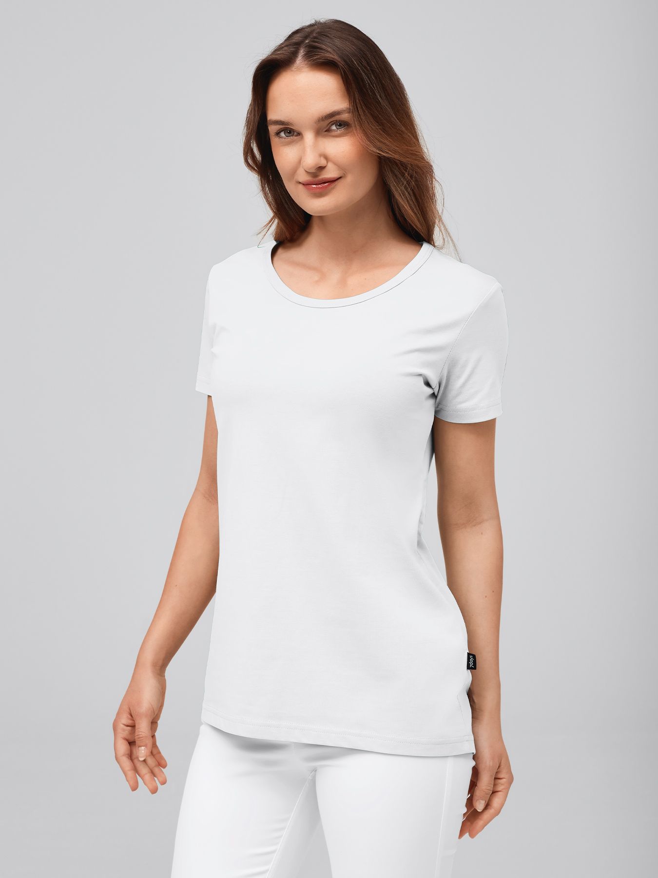 DAm T-shirt CORIA med längre ryggparti