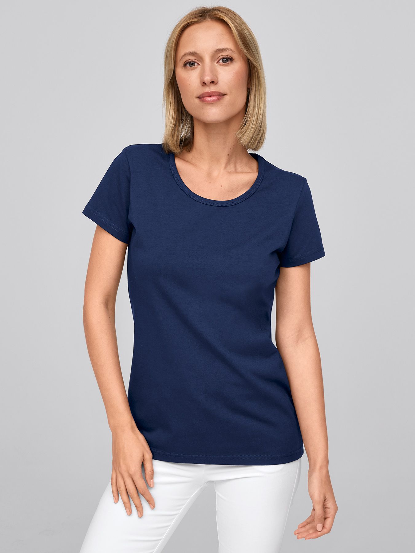 DAm T-shirt CORIA med längre ryggparti