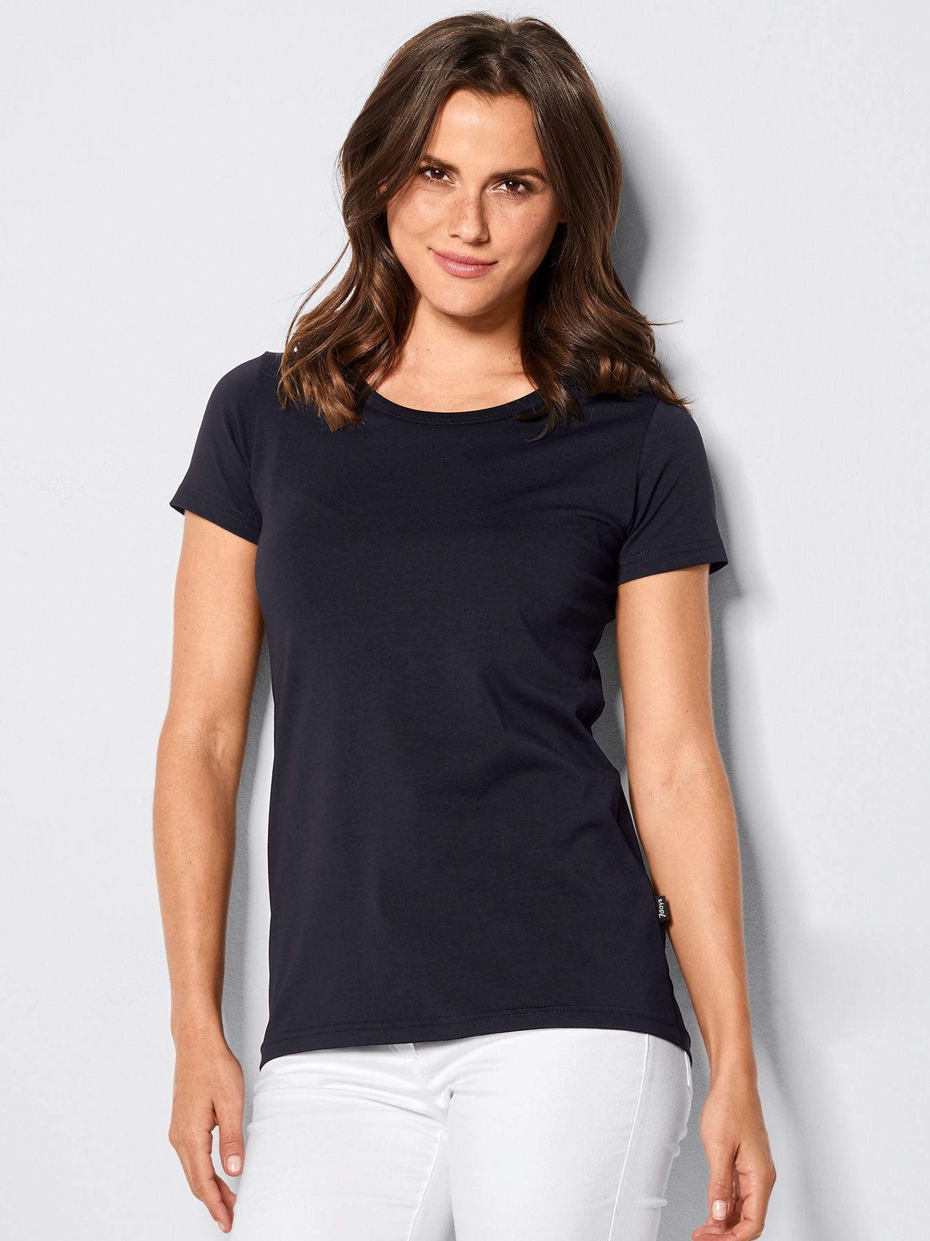 DAm T-shirt CORIA med längre ryggparti